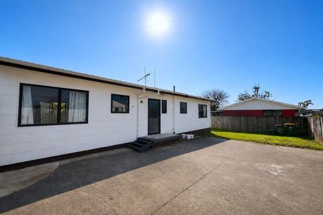 Photo of property in 1/44 Shifnal Drive, Randwick Park, Auckland, 2105