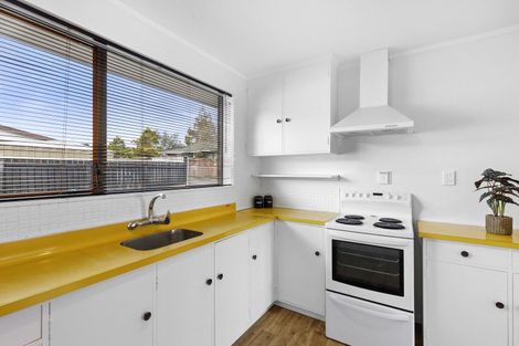 Photo of property in 1/21 Roband Crescent, Brown Owl, Upper Hutt, 5018