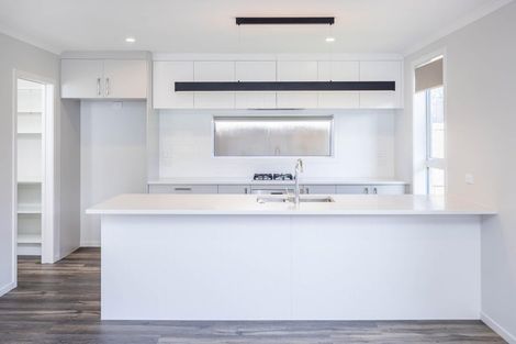 Photo of property in 13 Waruhia Crescent, Rototuna North, 3210