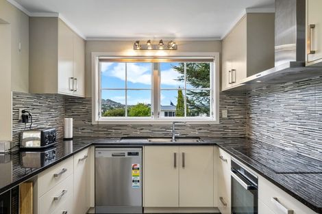 Photo of property in 6 Nuffield Street, Tawa, Wellington, 5028