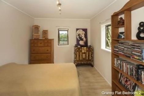 Photo of property in 145 Weatherly Road, Torbay, Auckland, 0630
