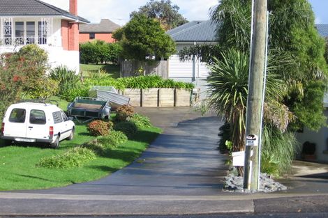 Photo of property in 2/87 Clovelly Road, Bucklands Beach, Auckland, 2012