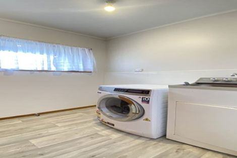 Photo of property in 4/43-53 Chivalry Road, Glenfield, Auckland, 0629