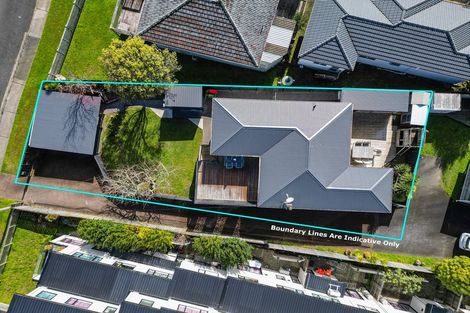 Photo of property in 15 Preston Avenue, Henderson, Auckland, 0610