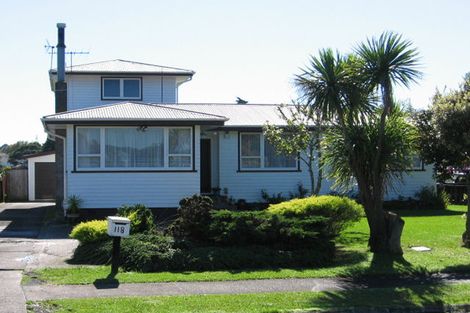Photo of property in 118 Edgewater Drive, Pakuranga, Auckland, 2010