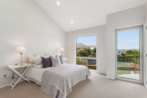 Photo of property in 92 Mccormacks Bay Road, Mount Pleasant, Christchurch, 8081