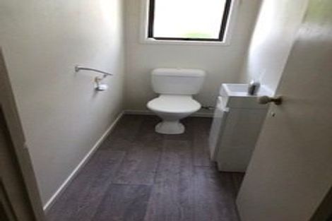 Photo of property in 1/7 Waverley Avenue, Glenfield, Auckland, 0629