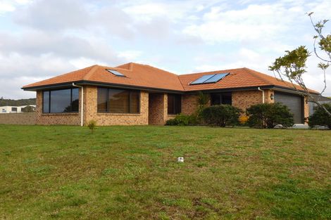 Photo of property in 2 Mooring Close, Haruru, 0204