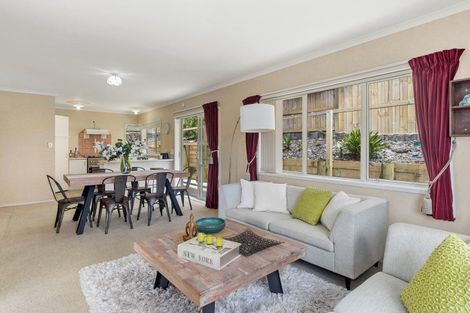 Photo of property in 28 Bateleur Close, Welcome Bay, Tauranga, 3112