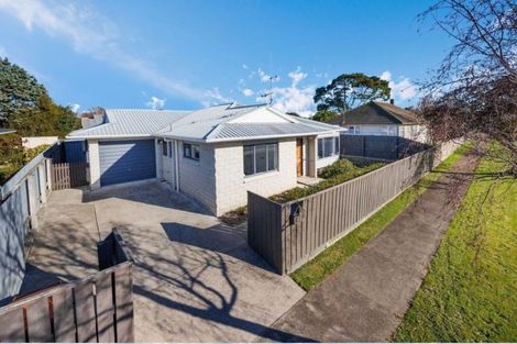 Photo of property in 2 Pinedale Parade, Milson, Palmerston North, 4414