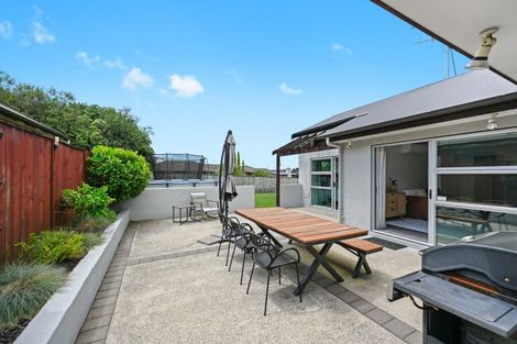 Photo of property in 17 Westview Place, Western Heights, Hamilton, 3200