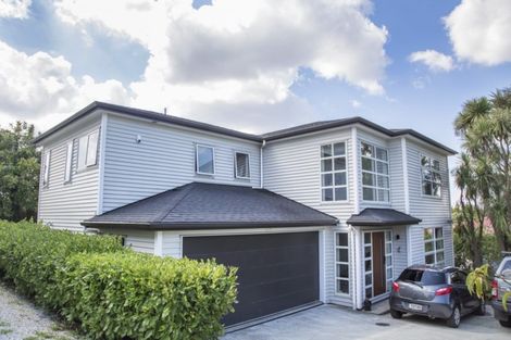 Photo of property in 11b Bank Street, Hillcrest, Auckland, 0627