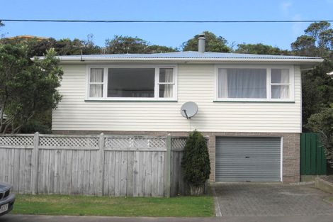 Photo of property in 35 Bancroft Terrace, Newlands, Wellington, 6037