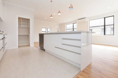 Photo of property in 9 Davey Crescent, Orewa, 0931