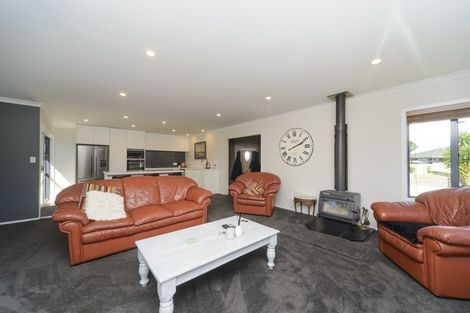 Photo of property in 6 Diamond Court, Ashhurst, 4810