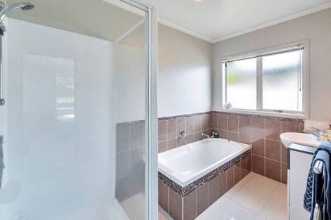 Photo of property in 7 Bibury Avenue, Henderson, Auckland, 0612