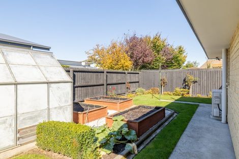 Photo of property in 2/10 Guise Lane, Hillmorton, Christchurch, 8025