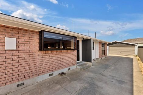Photo of property in 12 Esk Place, Aranui, Christchurch, 8061
