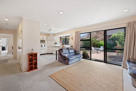 Photo of property in 57 Mirrabooka Avenue, Botany Downs, Auckland, 2010