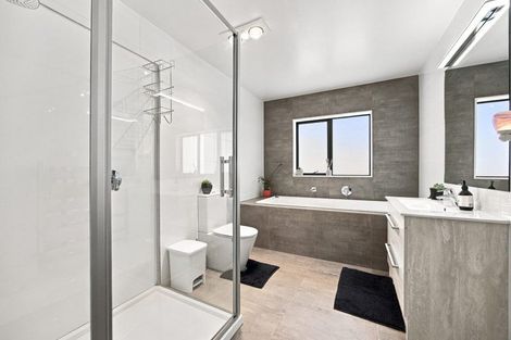 Photo of property in 3 Maka Terrace, Orewa, 0931