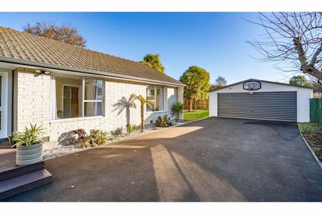Photo of property in 23 Denniston Crescent, Redwood, Christchurch, 8051