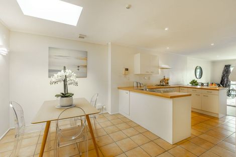 Photo of property in Grosvenor Cl, 21/6 Brown Street, Mount Cook, Wellington, 6021