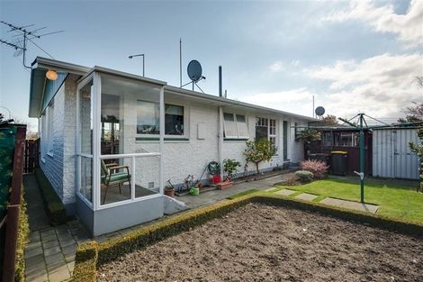 Photo of property in 2/202 Waimairi Road, Ilam, Christchurch, 8041