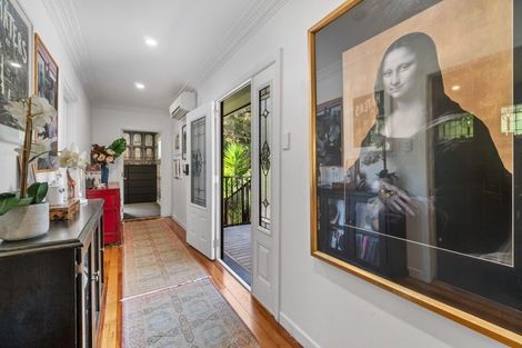 Photo of property in 31 Valley Road, Titirangi, Auckland, 0604