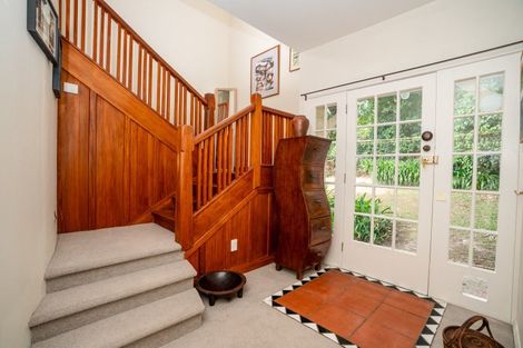 Photo of property in 46 Fortification Road, Karaka Bays, Wellington, 6022