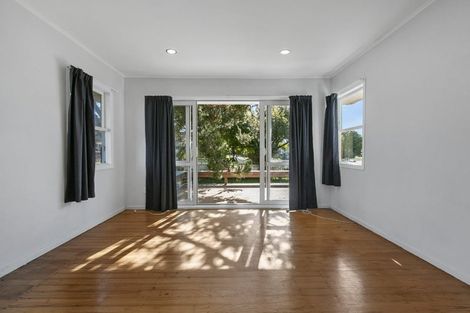 Photo of property in 40 Hereford Street, Te Atatu Peninsula, Auckland, 0610