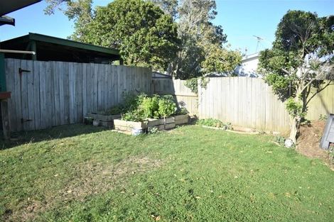 Photo of property in 39a Horokiwi Road West, Newlands, Wellington, 6037