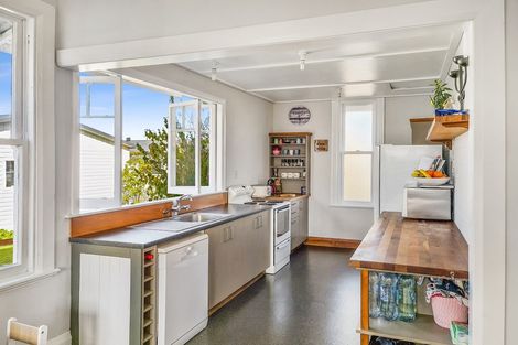 Photo of property in 37 Grey Street, Marton, 4710