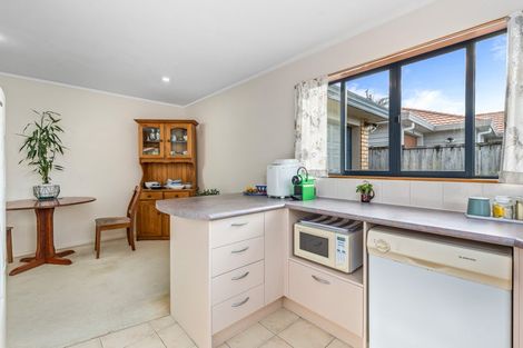 Photo of property in 19 Angel Way, Stanmore Bay, Whangaparaoa, 0932