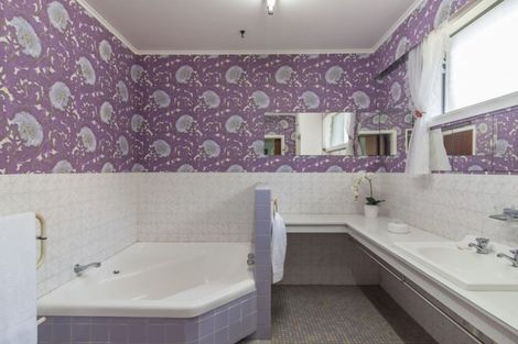 Photo of property in 35 Glen Road, Raumati South, Paraparaumu, 5032