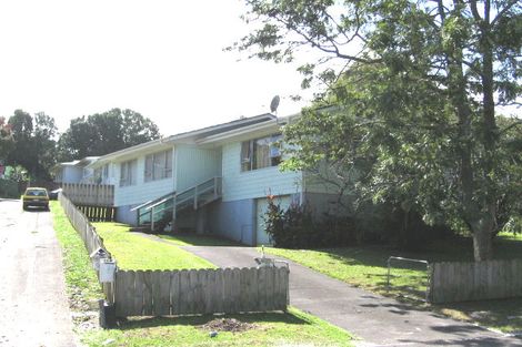 Photo of property in 11 Hanui Place, Massey, Auckland, 0614