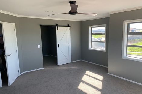 Photo of property in 4 Edenmore Terrace, Fitzherbert, Palmerston North, 4410