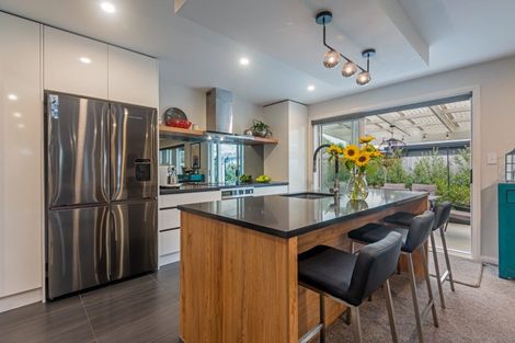 Photo of property in 15 Monaco Grove, Fitzherbert, Palmerston North, 4410