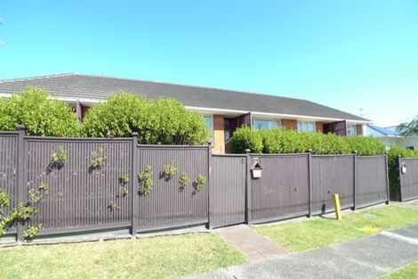 Photo of property in 1/6 Corrella Road, Belmont, Auckland, 0622