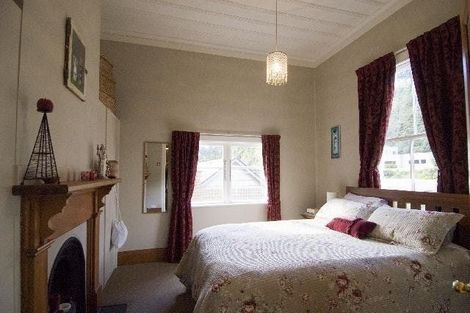 Photo of property in 98 Milton Road, Bluff Hill, Napier, 4110