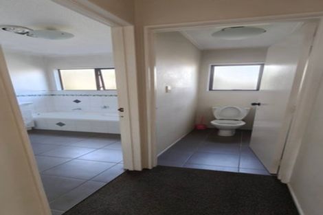 Photo of property in 2/717 East Coast Road, Browns Bay, Auckland, 0630