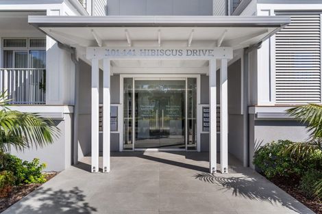 Photo of property in 117 Hibiscus Drive, Orewa, 0931