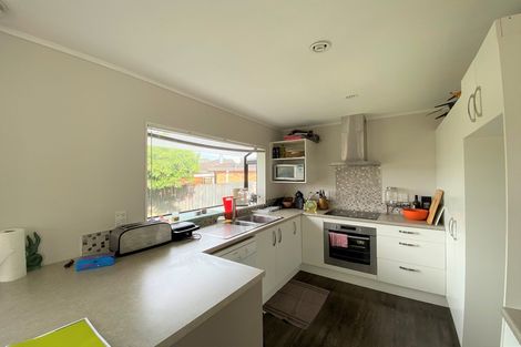 Photo of property in 8 Midvale Place, Burswood, Auckland, 2013