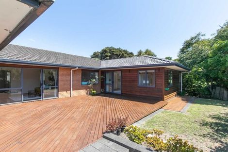 Photo of property in 52 Bluebird Crescent, Unsworth Heights, Auckland, 0632