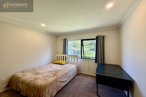 Photo of property in 70 Sungrove Rise, Sunnyvale, Auckland, 0612