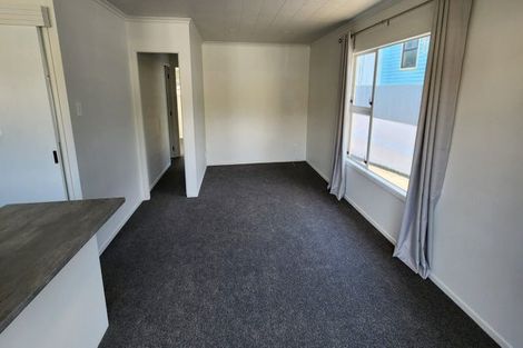 Photo of property in 82 Pioneer Road, Moturoa, New Plymouth, 4310