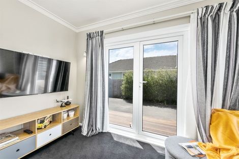 Photo of property in 18 Charlcott Street, Burnside, Christchurch, 8053