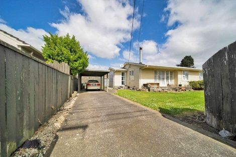 Photo of property in 10 Douglas Street, Hawera, 4610