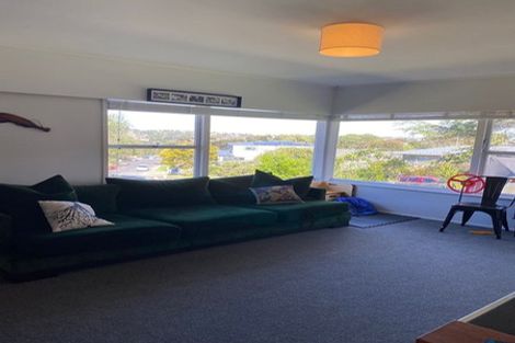 Photo of property in 1/12 Gladys Avenue, Glenfield, Auckland, 0629