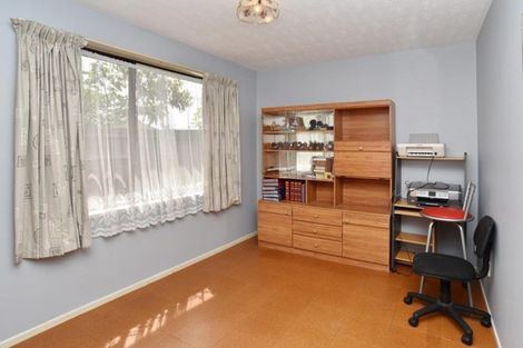 Photo of property in 2/6 Florance Place, Parklands, Christchurch, 8083