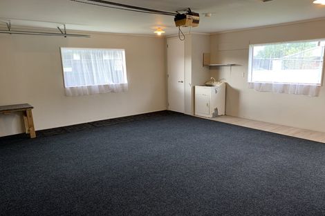Photo of property in 14 Kilkenny Place, Fitzherbert, Palmerston North, 4410
